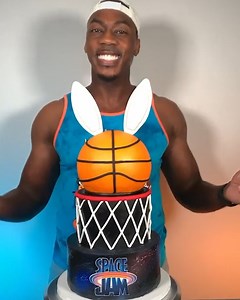 This guy has the skills to make the most epic sweet treats! 🍰😍 | FOODbible