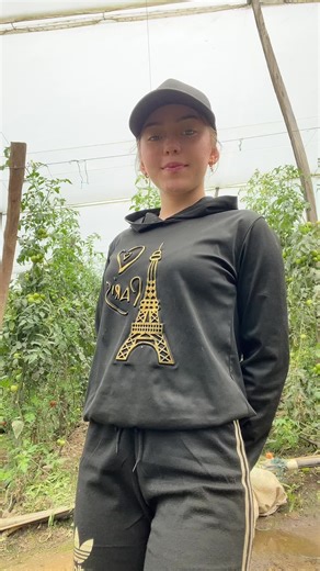 Videos de 𝕰𝖑𝖎𝖟𝖆🌷 (@eliortiz_1214) con “sonido original - Music.jmc”