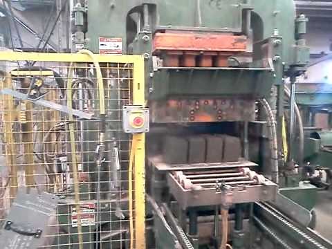 Retaining Wall Block on a 16HF Columbia Machine