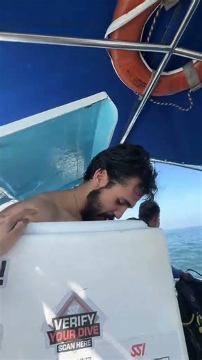 A mi no me saldría ni una gota en ese baño😂 (Insta Tammy.parra)