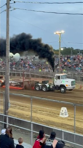 Brandon Stroup, “Down to The Wire” Ford L9000 placing third at Randolph!