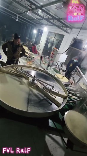 Fast pancake production by automatic pancake machine