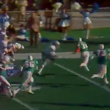 𝙎𝙪𝙥𝙚𝙧 𝘽𝙤𝙬𝙡 𝙈𝙤𝙢𝙚𝙣𝙩𝙨 Chuck Howley helps the Cowboys win their first Super Bowl with this INT in #SBVI, one year after he won MVP in #SBV. #ProMountaineers | WVU Football