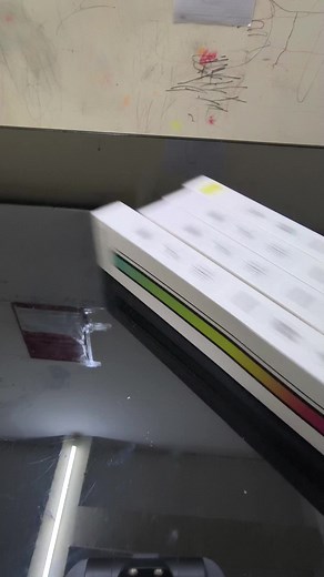 rekomendasi untuk dekor kamar.pakai lampu led spectrum model cas baterai