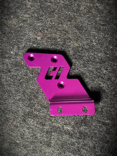 🟣 Nouveauté Doppler à La Bécanerie 🟣 Les nouveaux guides chaînes Doppler sont disponible sur La Bécanerie ! Pour Rieju, Derbi ou encore Gilera ... En Violet, jaune ou rouge ... Vous trouverez le guide chaîne qu'il vous faut ! 🤩 Référence : C1123DOP-0010 #50cc #piecemoto #labecanerie #bikelife #rieju #doppler