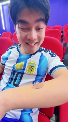 What are everyone doing in the cinema.#joker#shorts#Harley