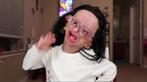 Adalia Rose shows us her 'Miranda Sings' makeup tutorial