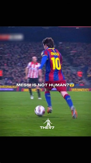 Is Messi a Alien??!! 😨