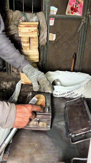 How Cleaning Brushes Are Made in Factories