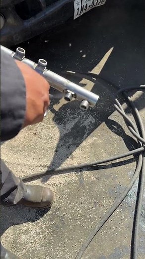 How To Clean 2019 Freightliner Cascadia Fuel Rail For A DD15 Engine