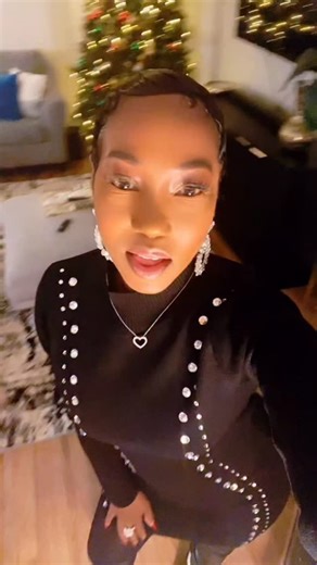 Sheryl Grant on Instagram: "FAM: 🎉 6 Days ’til 64 and I’m still WIPED DOWN and GLOWED UP 💅🏾 🔥 Shoutout to Dreamworks and MIXT for a Holiday Party with PURPOSE! Hosted by my powerful sisters Sharie Wilson and Tracy Brown and her husband Rob Brown, this event was ALL heart, free food, drinks, dessert, live music, and love everywhere! 🎁 Scholarships given, cars gifted, blankets collected for those in need. In a world full of doom and gloom, this night was pure LIGHT! 🎶 Background track? Wipe