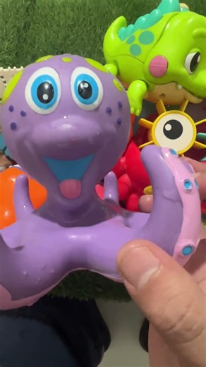 Amazing Octopus Facts for Kids 🐙 | Sea Animal Toys Learning for Toddlers #oceananimals