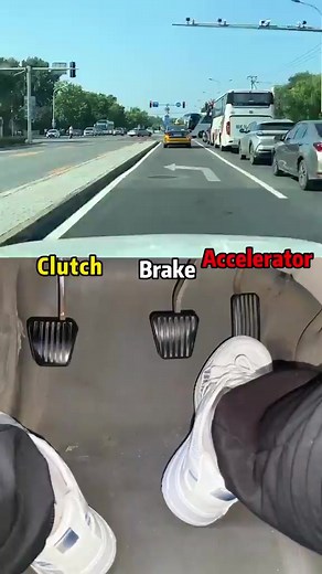 3K views | Let's learn to drive a manual transmission car!#car #driving #tips #manual #carsoft #howto #skills #drive | Automotive World | Facebook