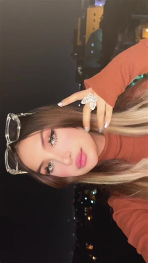 Mobina (@mobina.tajari)’s videos with som original - Jeni