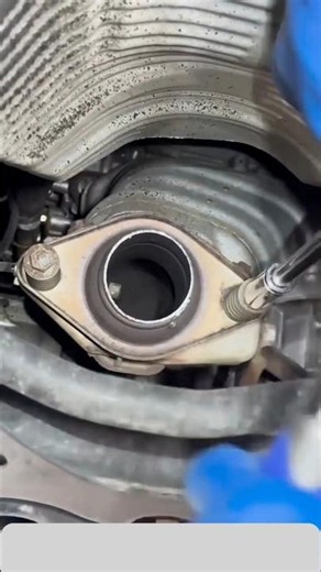 how to replace catalytic converter #automobile #automotivetools #car #mechanic #repair #autofixing