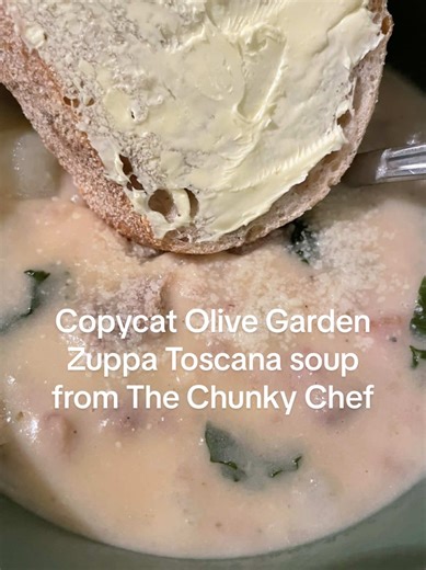 Copycat Olive Garden Zuppa Toscana soup was perfect yesterday on a snowy cold day. Found this one from The Chunky Chef and it’s hearty and delicious 😋 #zuppatoscana #soup #soupseason #comfortfood #recipe