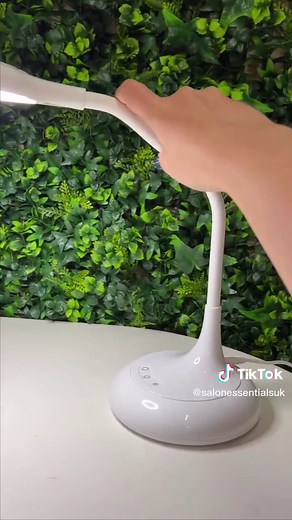 Magnifying Lamp Features for Beauticians and Nail Techs