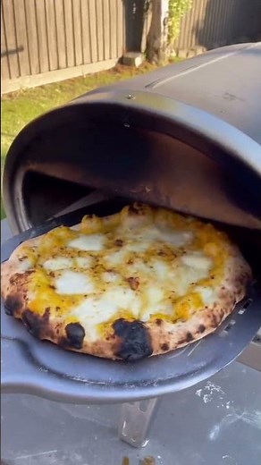 Cooking pizza on the Gozney Roccbox #Gozney #Roccbox #Pizza