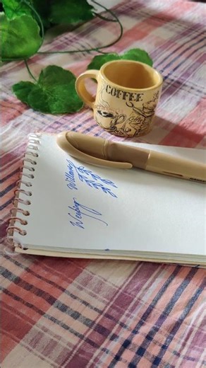 Writing a note with fountain pen 😌 #cursivehandwriting #calligraphy #ytshorts #notecards#clipbook