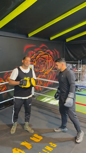 COMO SE BOXEA CONTRA UN ZURDO?? El profe Ranses ( @teamranses ) nos enseña acá!!!!🐝 #clasesdeboxeo #boxeo #escueladeboxeo #entrenamiento #tecnicasdeboxeo #deporte | BxoBoxing