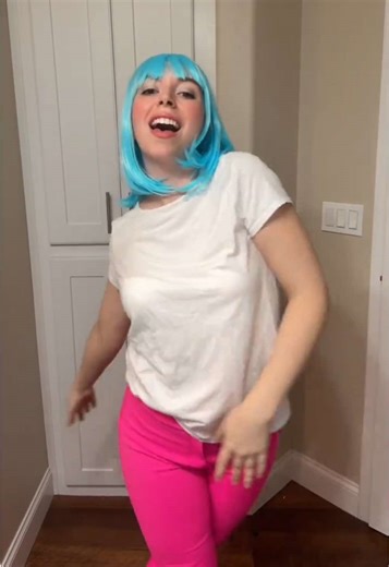 Exploring the Poppy Dance Scene with Style