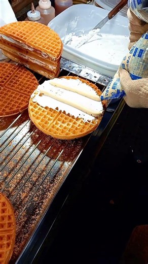 You'll Want These Korean Waffles! 🧇🇰🇷