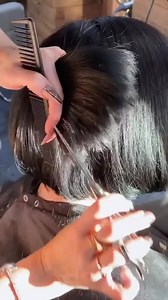 Start to finish! Larisa Doll shares her FULL Textured Bob step by step tutorial from beginning to end using Sam Villa 6” swivel shears. #pressplay Shop your Sam Villa Shears here: https://www.samvilla.com/shop/shears | Sam Villa Professional