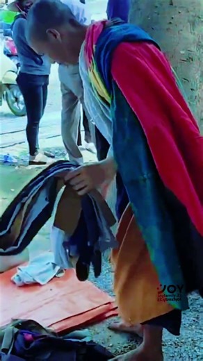 The poorest person in Vietnam in terms of material wealth, but in terms of merit, the Teacher is ...