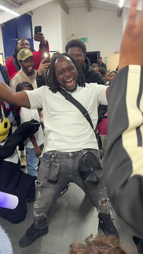 Unmatched Dancing Mascots for Epic Parties
