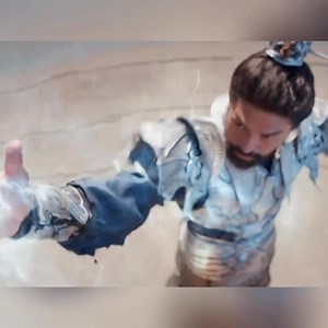 746K views · 15K reactions | He accepted the challenge from his senior and succeeded in getting him to apologize. 【剧名】【Drama Name】：斗罗大陆之燃魂战 The Land of Warriors #drama #古装剧 #玄幻 #斗罗大陆之燃魂战 #TheLandofWarriors #中国电视剧 #周翊然 #张予曦 #ZhouYiran | 花生追剧 | Facebook