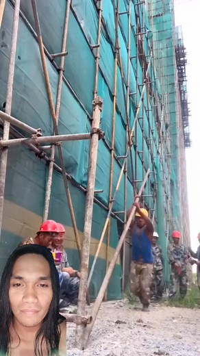 This guy have incredible skills He have a quick technique Very fast scaffolder Pipe scaffold #scaffolding #safetyfirst #fbreelsfypシ゚viralfbreelsfypシ゚viral #japancontruction #japantrainee #scaflife | Juba-to Rapinnido