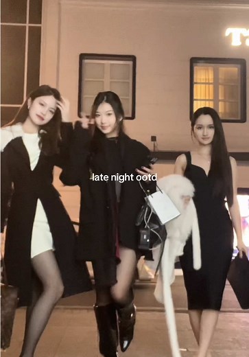 with my girlss @np66108 @mia