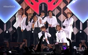 BTS (防弹少年团)、Halsey - Boy With Luv(190315 iHeartRadio音乐节)