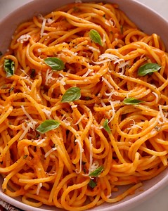 25K views · 408 reactions | Homemade vodka sauce is a must-try! It’s creamy, luxurious, and loaded with flavor. It’s a quick and easy recipe perfect for busy weeknights. | Preppy Kitchen | Facebook