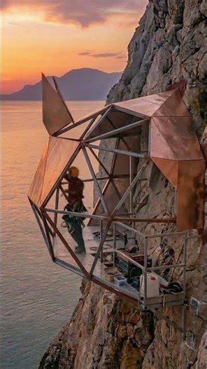 Cliffside Pod House Built from 0% to 100%