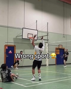 😭😭😭 (via kunall017/IG) #espnsocial #basketball #volleyball #funny #fail