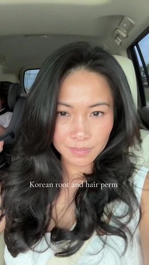Fresh out of the salon 💇🏻‍♀️. No poodle looking perms here. A korean hair and root perm is one of those high maintenance things i do to be low maintenance. I love waking up with my hair ready to go. #naturallookingperm #koreanrootperm #koreanperm #digtalpermdallas #highmaintenancetobelowmaintenance #over40style