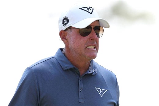 Phil Mickelson makes 'oil from Middle East' post amid LIV Golf losing Saudi funding