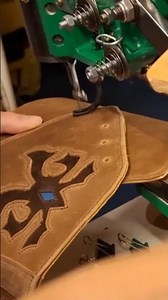 Hand cranked sewing machine #handwelted #handcraftedshoes #bespoke