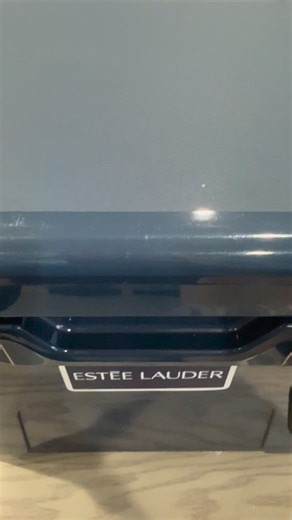 2.7K views · 1.4K reactions | I absolutely love that brands are figuring out there are A LOT of women who love football. This is SO well done @esteelauder I absolutely love it and will be wearing at my next football game. #womenlovefootball #collegefootball #nfl #footballforlife Not an ad just appreciation for SMART brand engagement. | Holly Rowe | Facebook