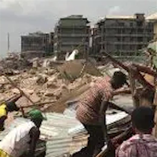 20K views · 682 reactions | Tension don rise for Oworonshoki as Lagos Government reportedly ignore court order go demolish over 70 houses for midnight. Residents dey cry say dem lose everything overnight. You reason say government get right or dem pass their boundary? #chookmouth for comment #lagosdemolition #oworonshoki #wazobiafmlagos | Wazobia FM | Facebook