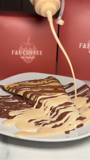 F&F COFFEE - FRAISES AU CHOCOLAT on Instagram: "🥞 LA CRÊPE GOURMANDE – SPÉCIALE CHANDELEUR BY F&F COFFEE Une crêpe bien chaude, nappée de coulis chocolat et chocolat blanc, fondante et ultra généreuse 🍫🤍 Simple, gourmande, exactement comme on les aime. À savourer sur place ou à emporter, pour une Chandeleur encore plus douce ✨ 👉 Disponible chez F&F Coffee 📍 28 Rue d’Argenteuil, 95220 Herblay-sur-Seine 🕛 Ouvert tous les jours de 12h00 à 00h00 #crepe #chandeleur #desserts #chocolate #pastry"