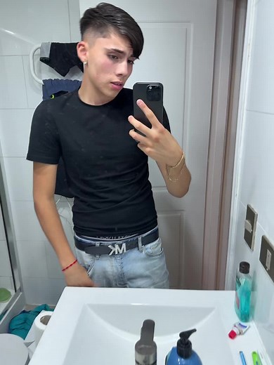 Selfie Moments in the Bathroom: Capturing Fun and Style