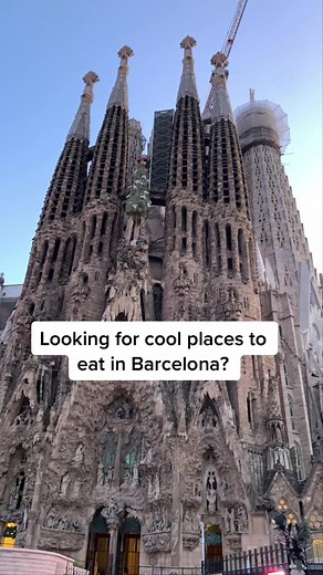 Follow for all the best spots to eat in Barcelona🤤🍔 #food #foodie #barcelona #barca #foodlover #barcelona_spain #barcelonatiktok