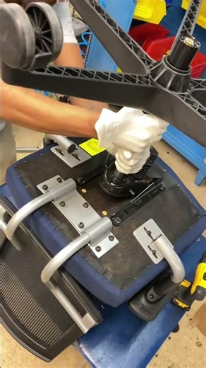Changing a piston on a sit on it FOCUS chair #sitonit #officelife #diy #repairservice #chairrepair