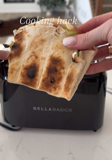 Cooking hack 🤩#cooking #cookinghacks #tortillahack #toaster #kitchen