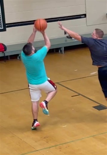 Dancing Before the Fade: A Hooper's Routine