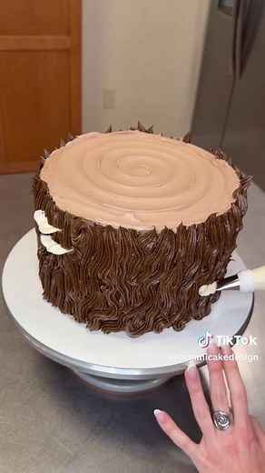 Tutorial de Pastel de Tocón de Árbol: Aprende a Decorar 🍄🦋