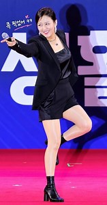 장윤정 무대 정말 녹아든다 #녹아버려요 #경북도민생활체전