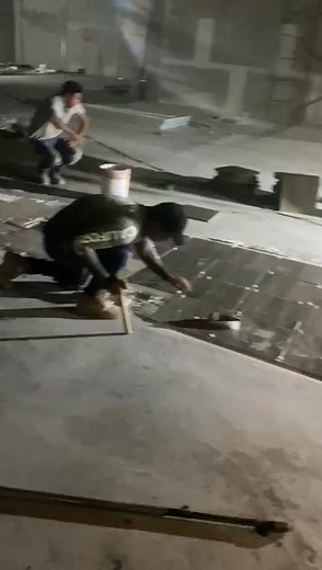 391K views · 542 reactions | Hoy a las 4:40am se empezó a poner el piso de TRAVESURAS SOLIDARIDAD, más de 800 metros cuadrados para hacer Travesuras! A partir de este lunes tendremos una oficina móvil de 11am a 6pm | Miguel Ángel Cantú Yeverino | Facebook